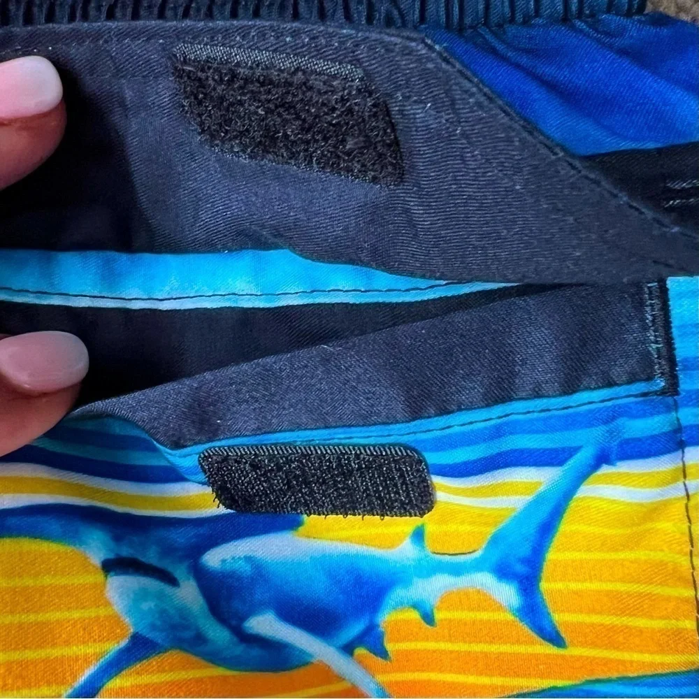 NWT ZeroXposur boys shark swim trunks with goggles size 4